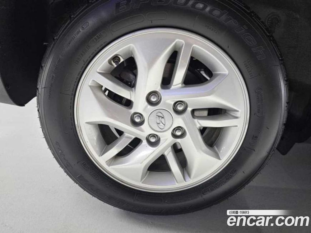 Hyundai Venue 1.6 Modern (10.2019)