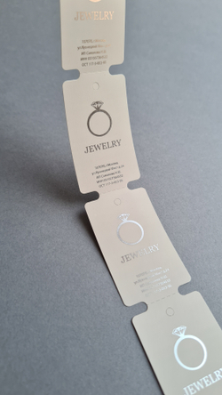 Светло-серые бирки, печать серебряным цветом