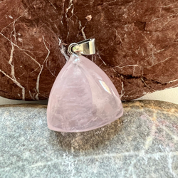 Кулон. Розовый кварц