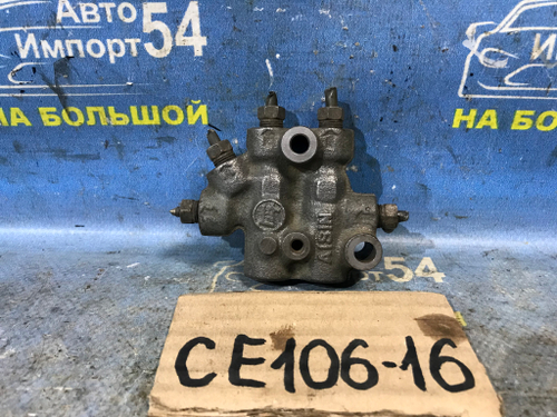 Распределитель тормозной TOYOTA COROLLA 1995