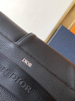 Сумка-слинг Dior