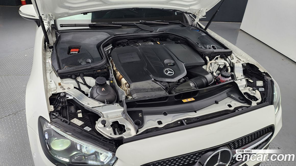 Mercedes-Benz E-Class W213 E300d 4MATIC Coupe (04.2022)