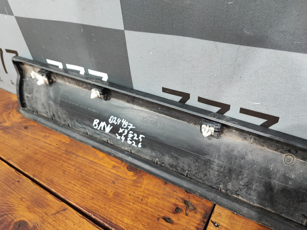 Накладка двери передней левой BMW X3 (F25) 10-18 Б/У Оригинал 51137205779