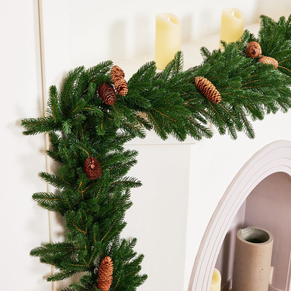 Хвойная гирлянда с шишками "Pine" литая хвоя