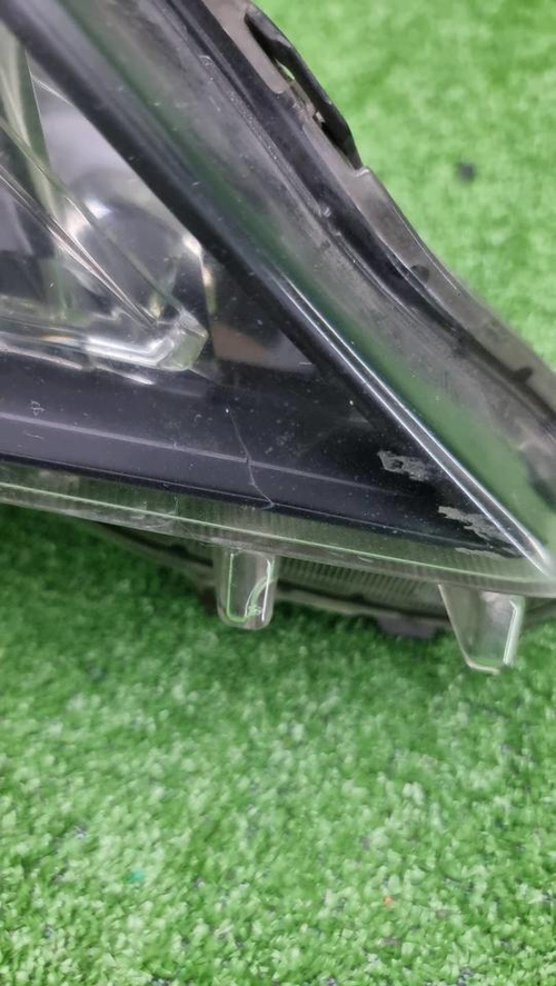 Фара правая Toyota Rav 4 CA40 (2012-2015) ксенон