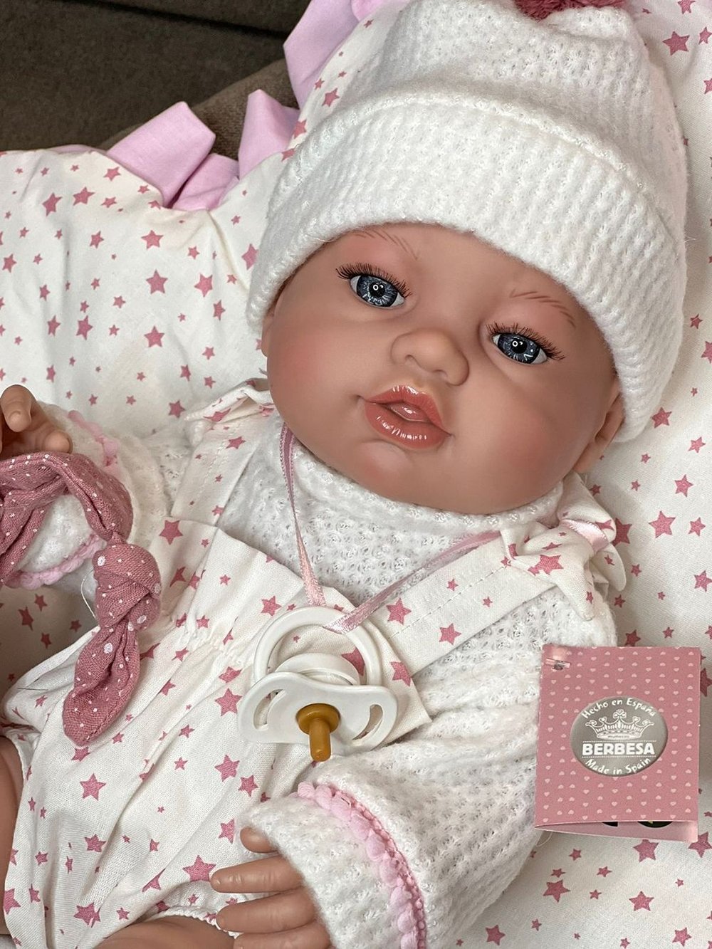 Кукла Berbesa виниловая 42см Recien Nacido с пледом (5123K)
