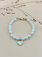 Браслет с перламутровым сердечком