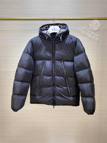 Пуховик Moncler
