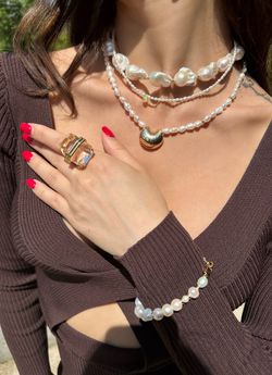 Чокер из жемчуга с опалом