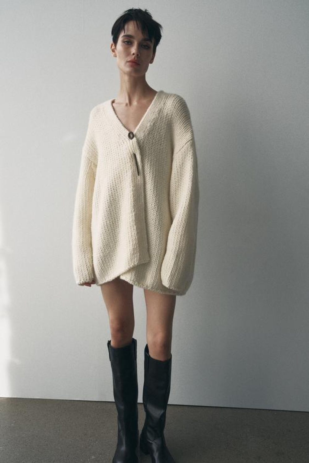 ZARA КАРДИГАН ИЗ 100% ШЕРСТИ С V-ОБРАЗНЫМ ВЫРЕЗОМ, ЭКРЮ