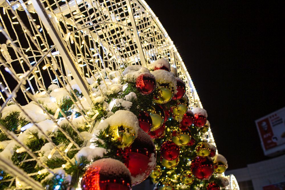 Светодиодная конструкция с аркой - новогодние Цифры