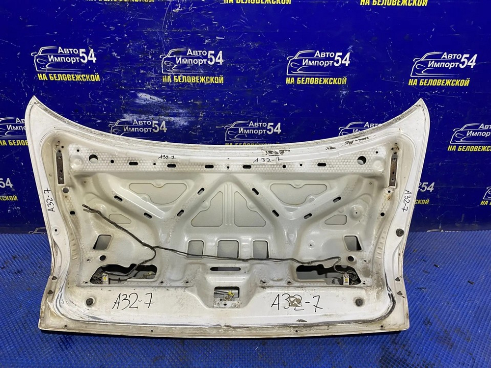 Крышка багажника NISSAN CEFIRO 1995