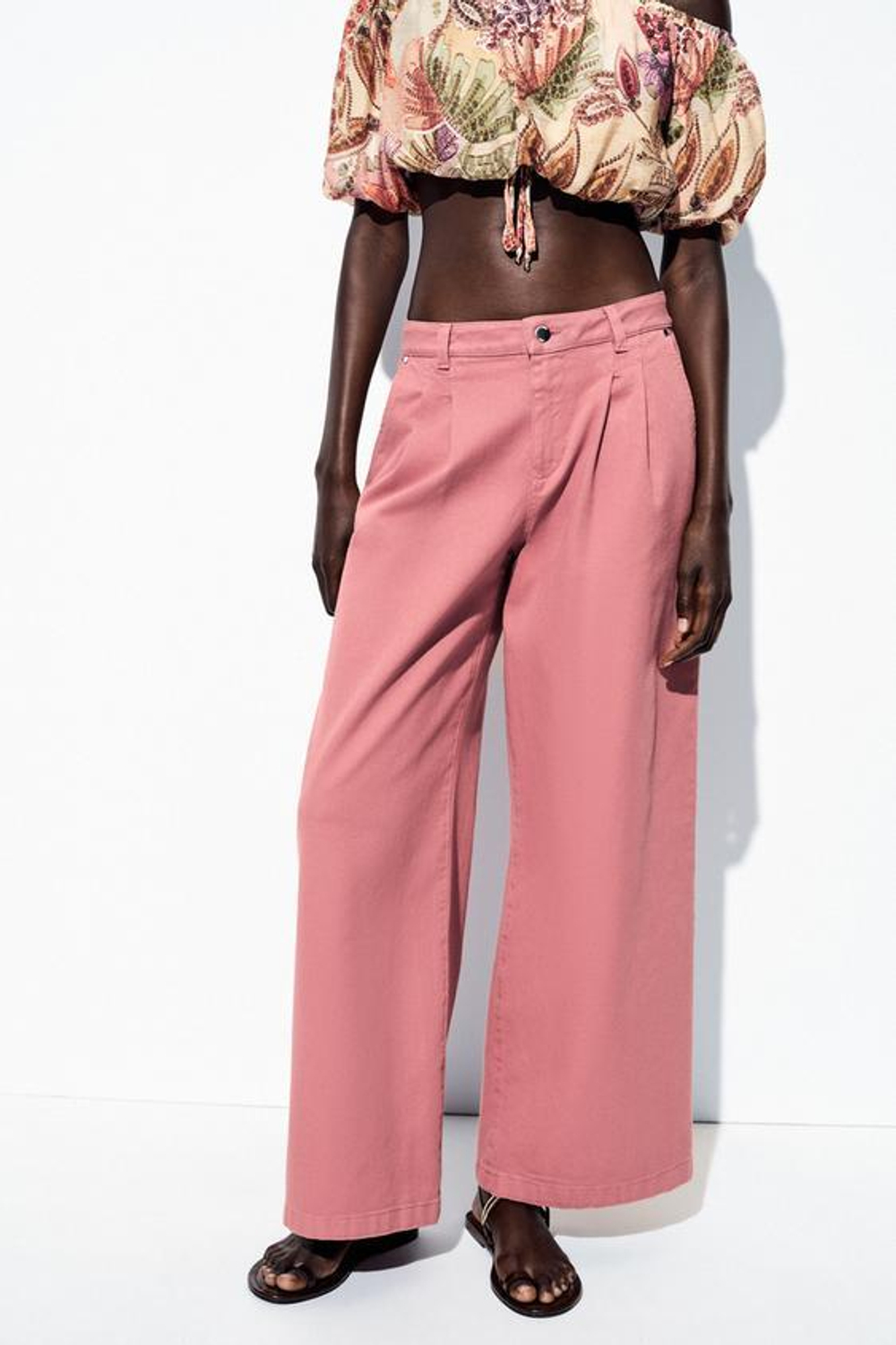 ZARA ДЖИНСЫ Z1975 СО СКЛАДКАМИ И СРЕДНЕЙ ПОСАДКОЙ, МАРСАЛА