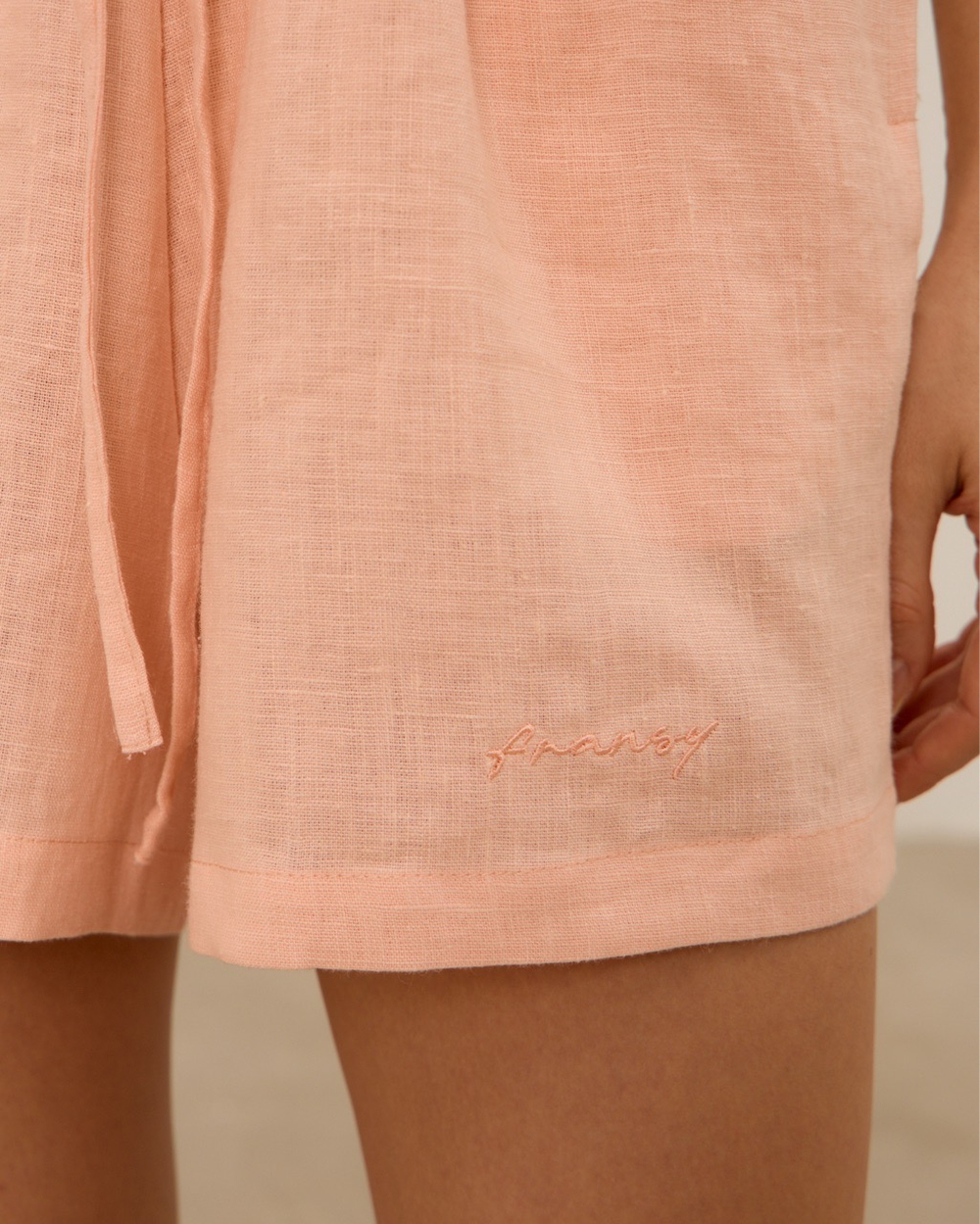 Шорты из 100% льна, персиковые