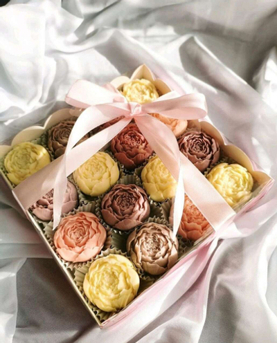 Цветы из Белинского шоколада 16шт