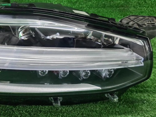 Фара правая Volvo XC90 2 (2014-2019) LED