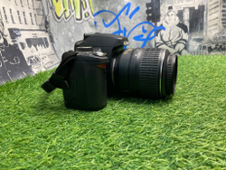 Nikon D60 + Kit AF-S 18-55mm G VR