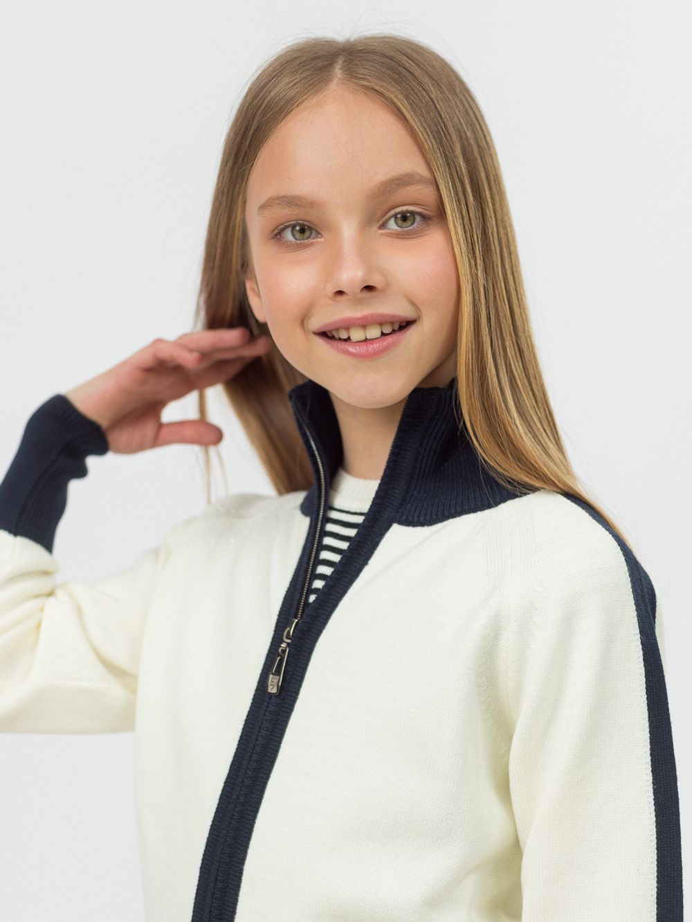 Кардиган на молнии для девочки в школу AT1069 молочный
