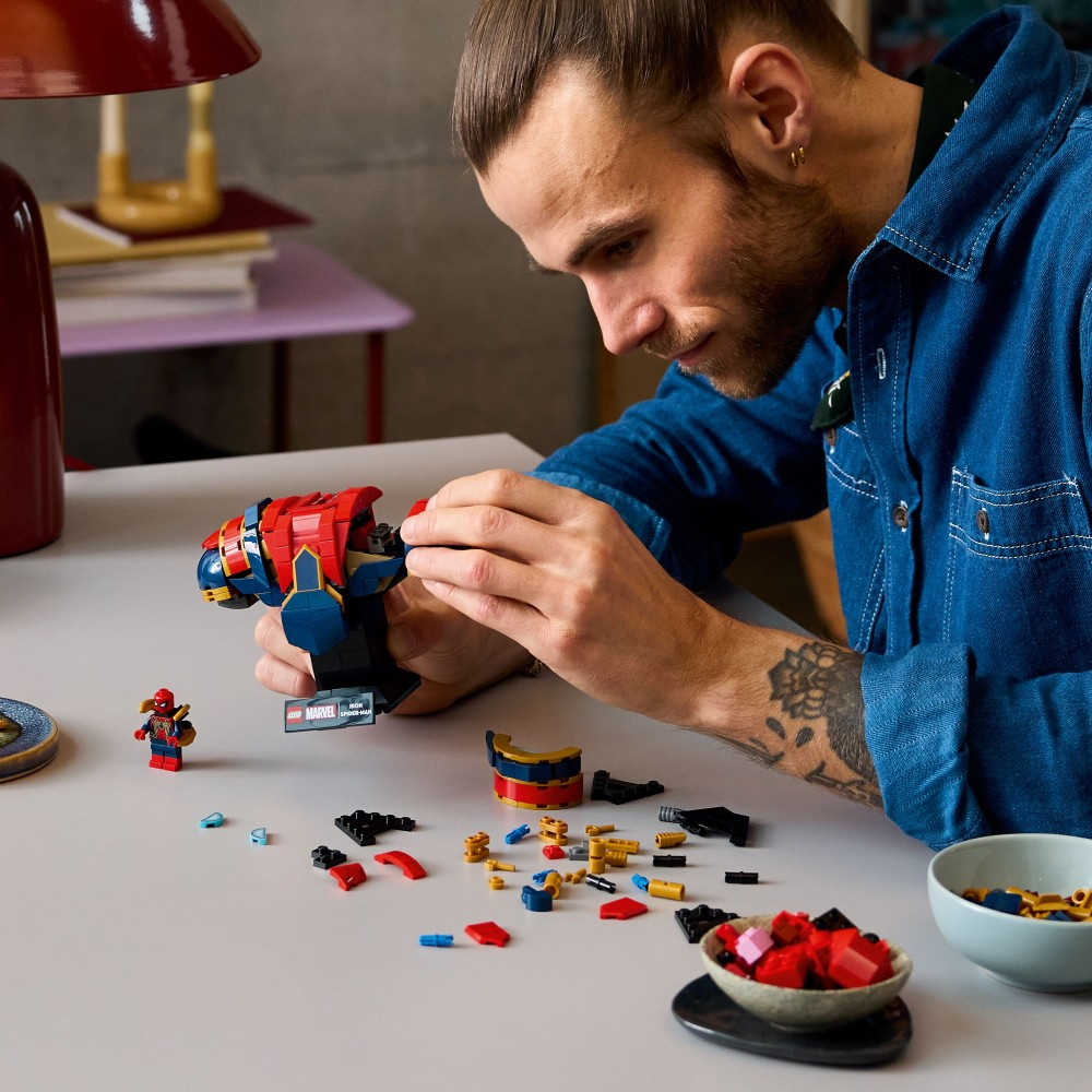 LEGO Marvel Super Heroes - Бюст Железного Человека-Паука 76326