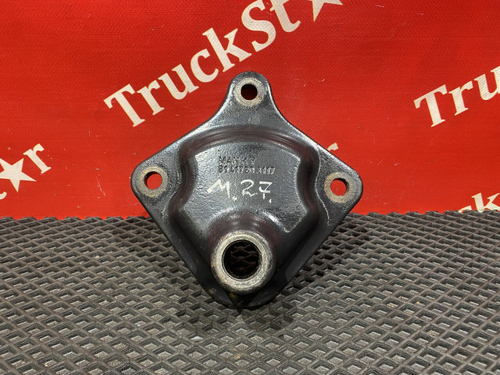 Кронштейн цилиндра подъема кабины 2018г