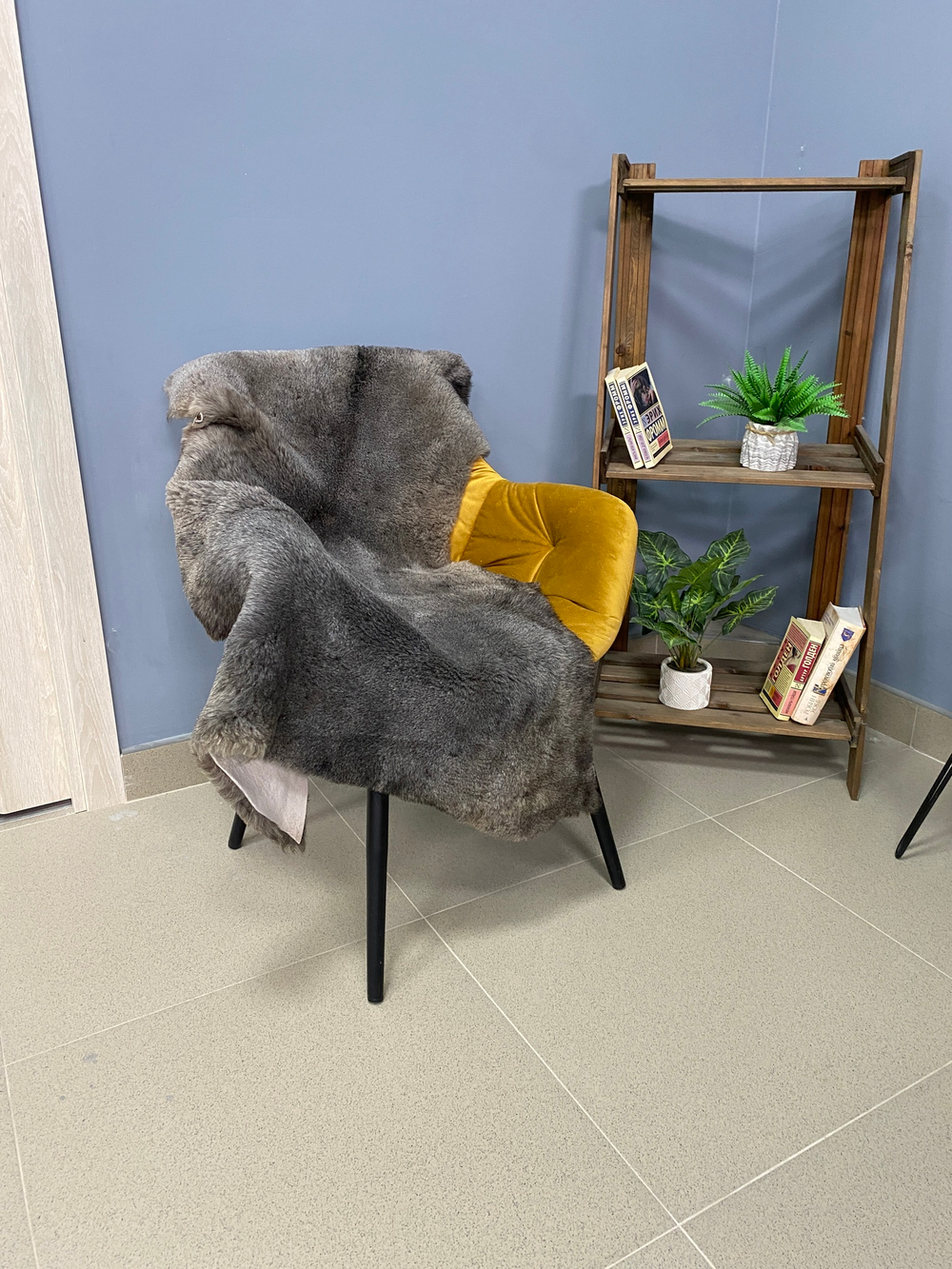 Шкура коврик меховой прикроватный овчина, 110х60 см.