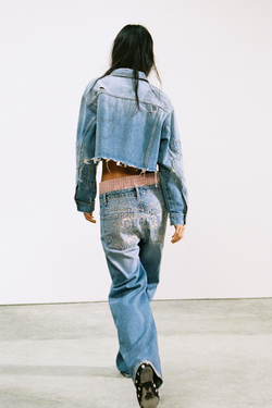 ZARA УКОРОЧЕННАЯ ДЖИНСОВАЯ КУРТКА TRF С СЕРДЦАМИ, СИНИЙ