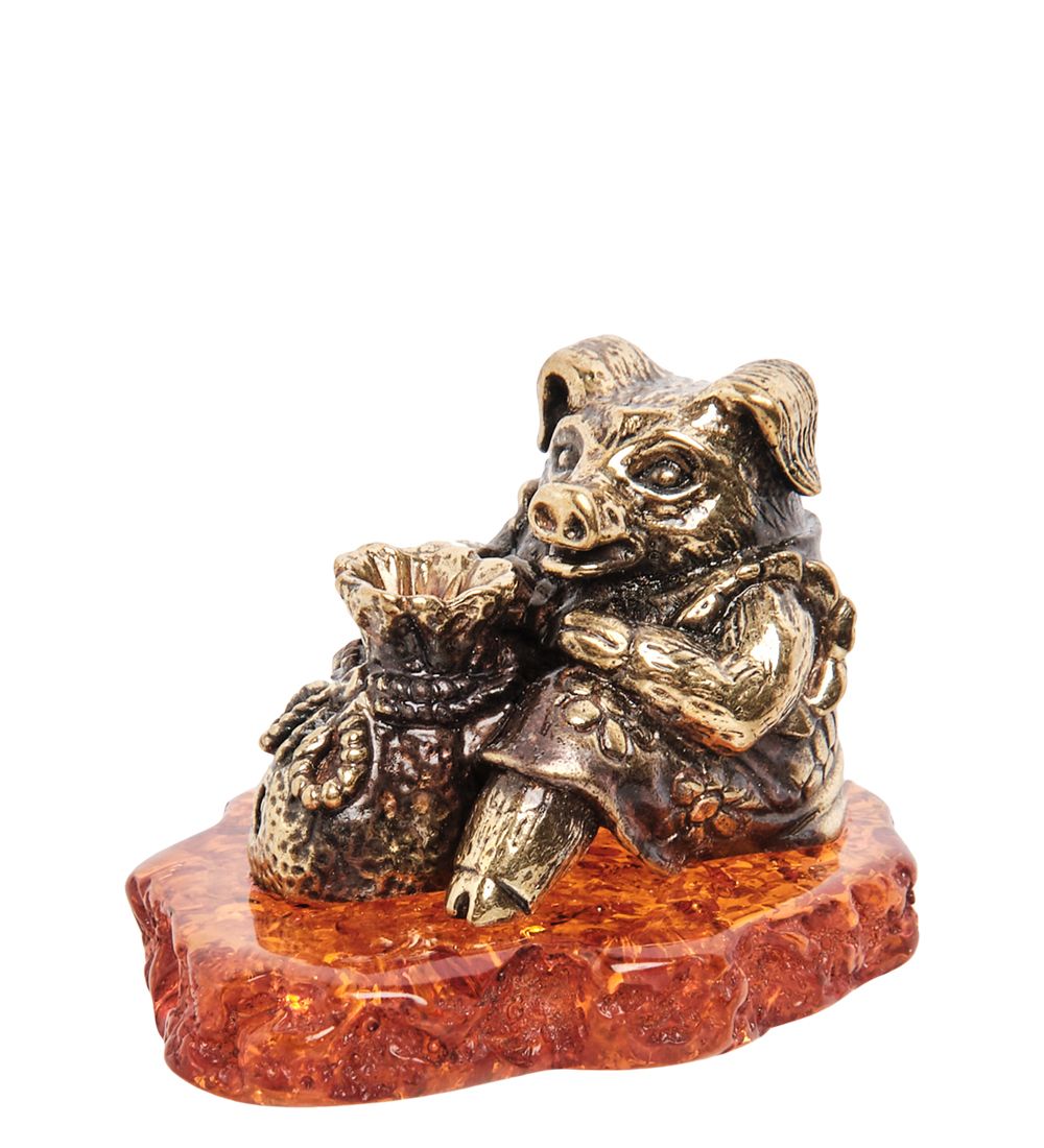 Народные промыслы AM-1471 Фигурка «Поросенок с мешком» (латунь, янтарь)
