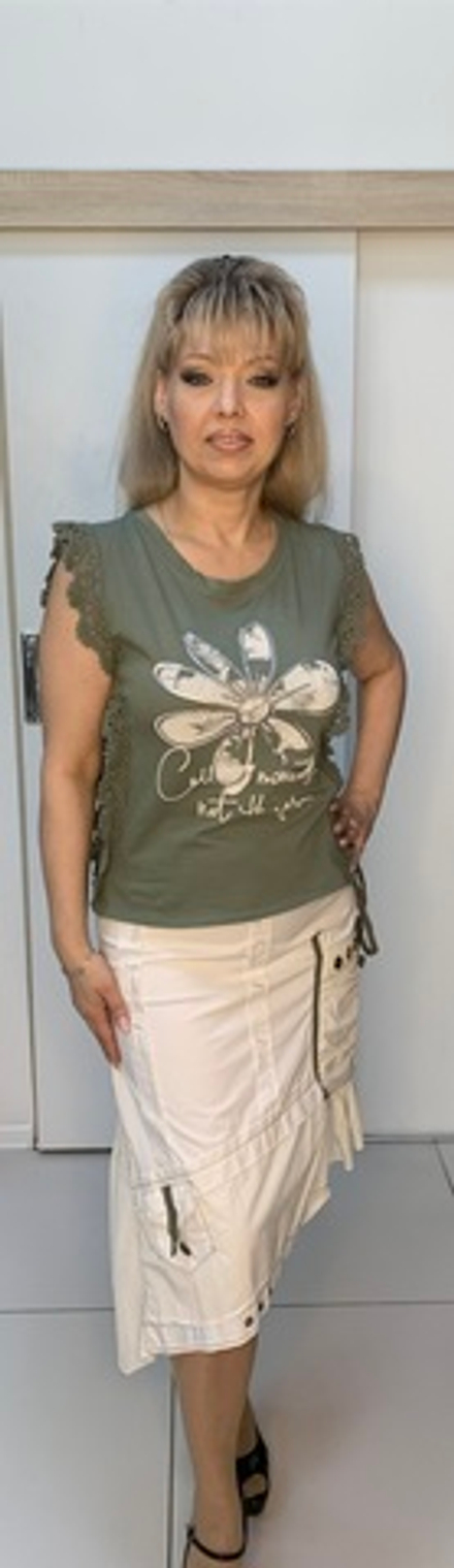 Белая французская юбка с оливковой отделкой