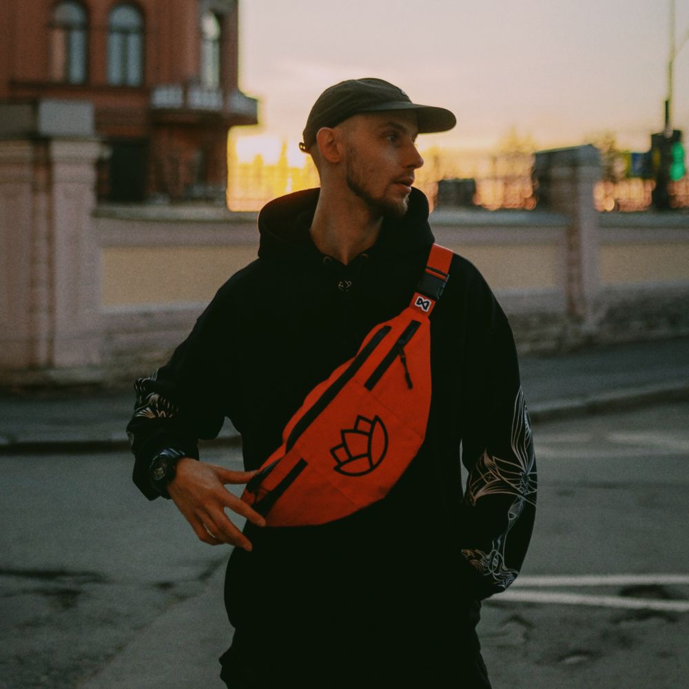 Сумка поясная Black Lotus Красная