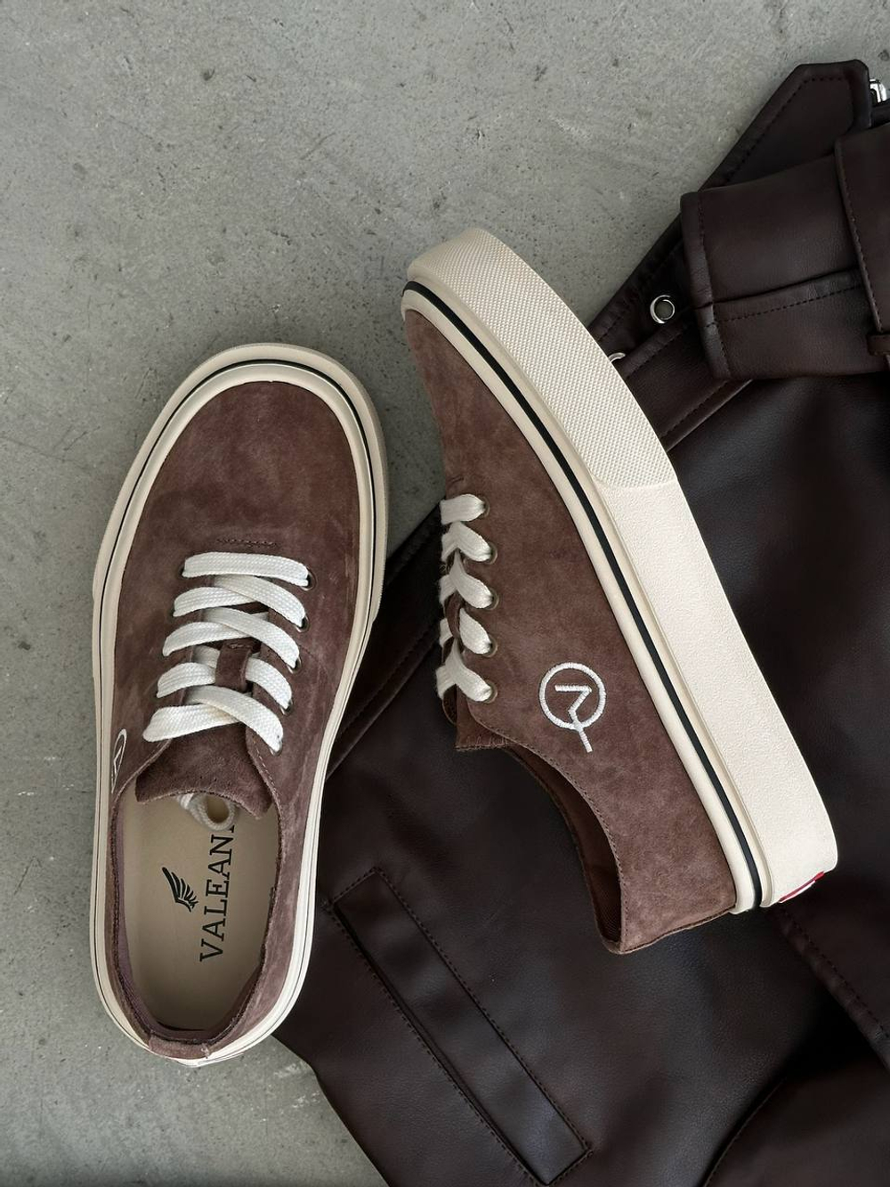 Кеды из натуральной замши