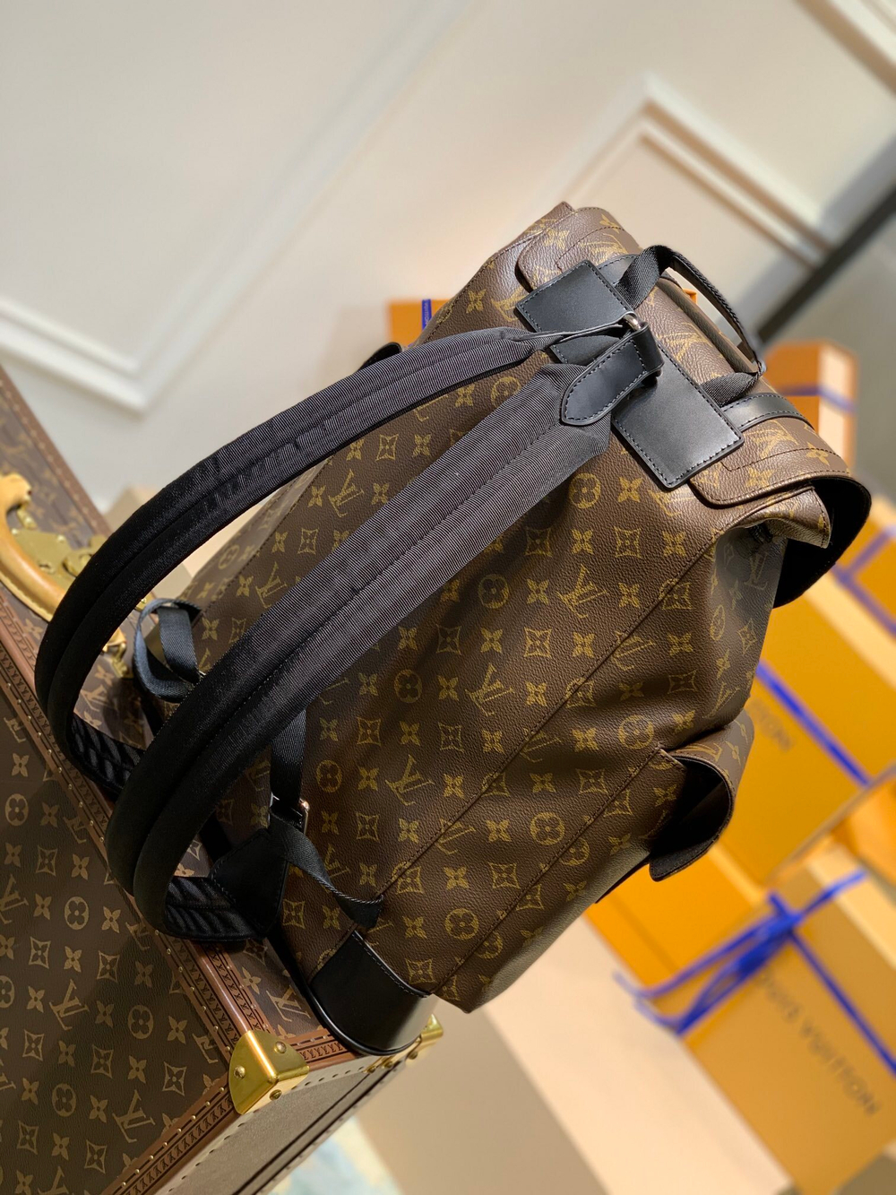 Louis Vuitton Christopher MM