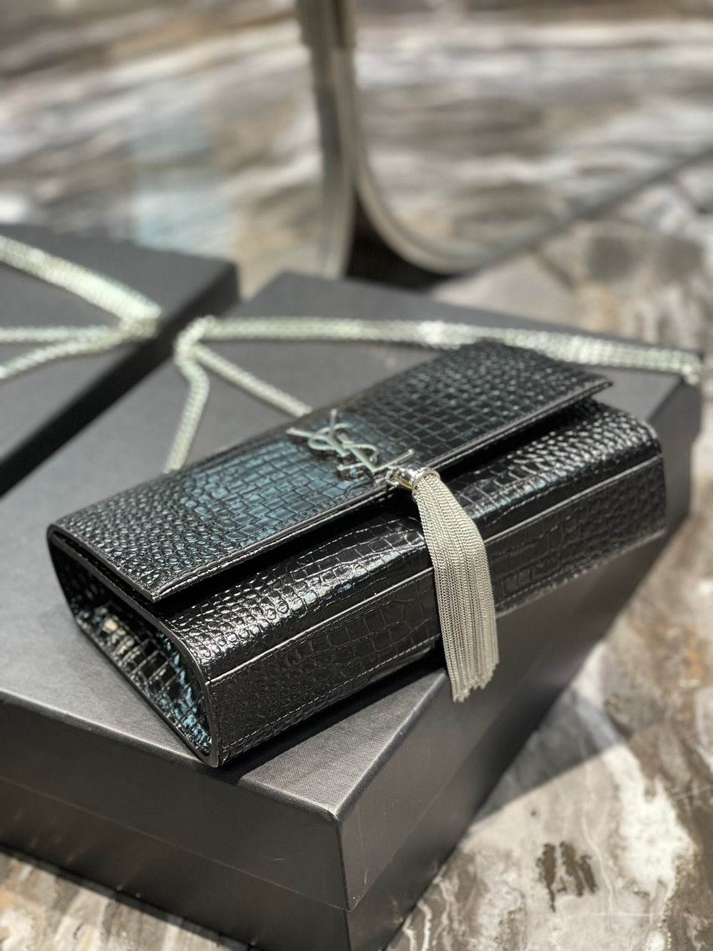 Saint Laurent Kate Medium Bag 24 cm