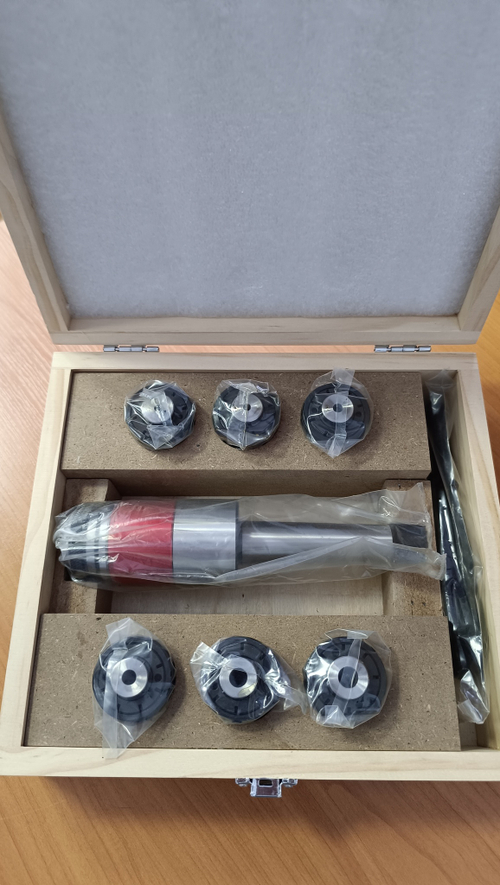 Патрон резьбонарезной с головками М3-М12, КМ с лапкой J4112-MS3