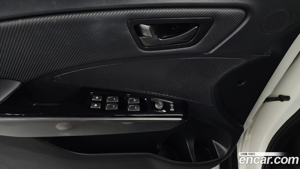 KG Mobility (Ssangyong) Very New Tivoli Дизель 1.6 2WD (08.2019)