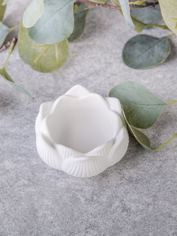 Бог Шива и подсвечник Лотос