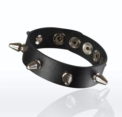 Браслет с шипами на руку (Цвет: черный)