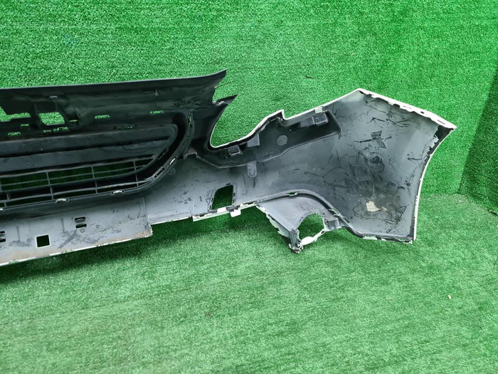 Бампер передний Peugeot 2008 (2013-2016)