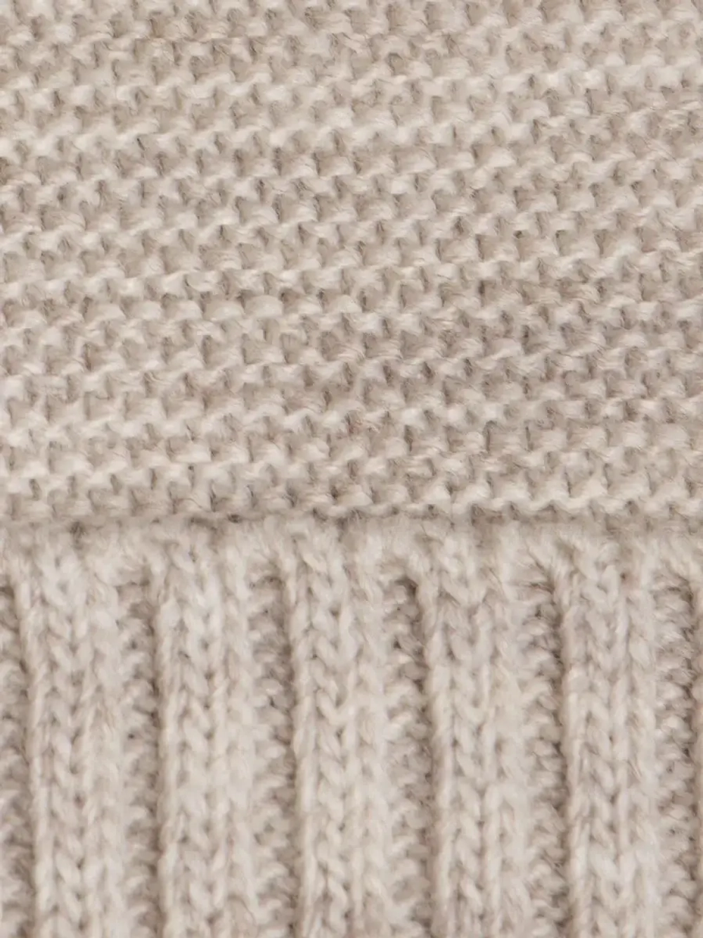 Шапка и снуд вязаная демисезонная для детей