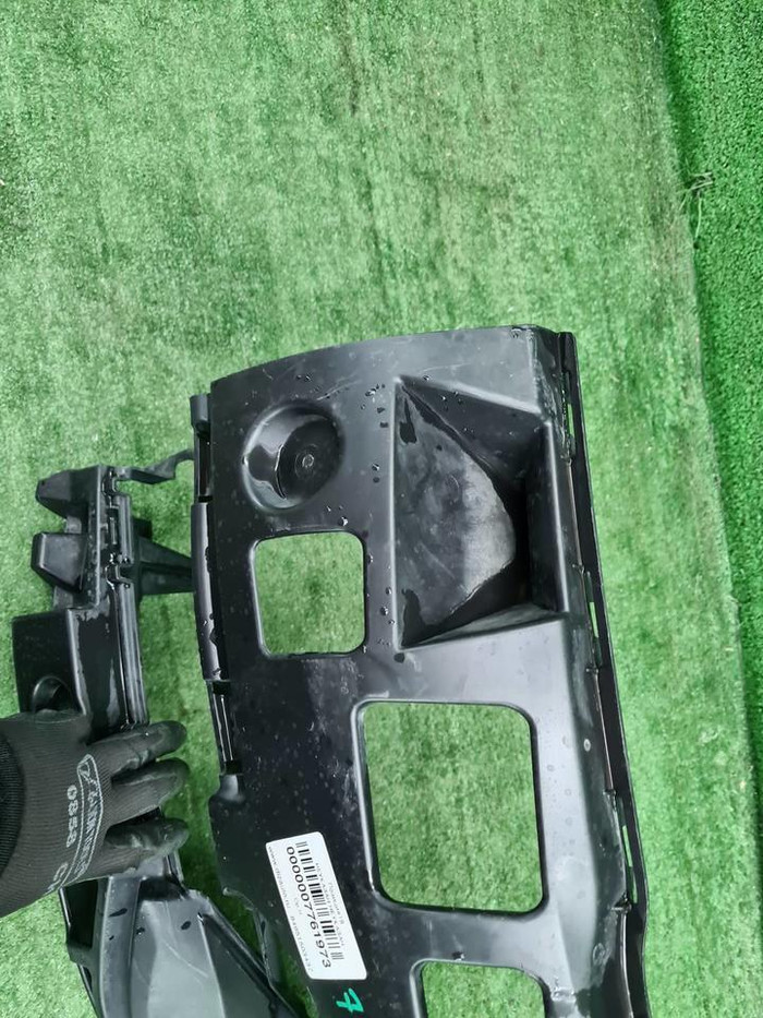 Кронштейн переднего бампера LH BMW 5er G30 (20-23)