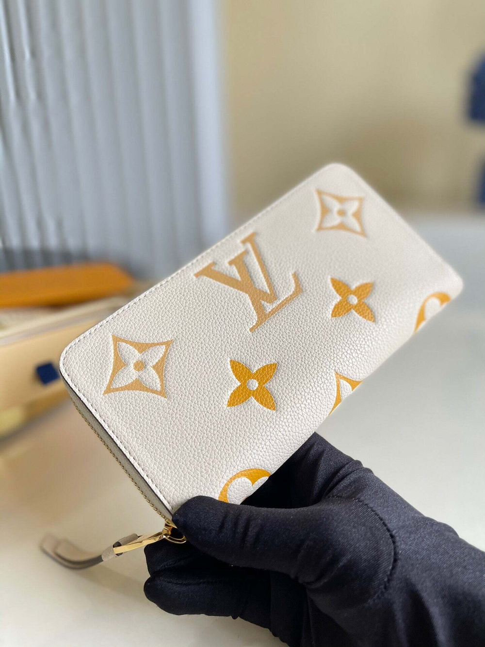 Louis Vuitton Zippy Wallet
