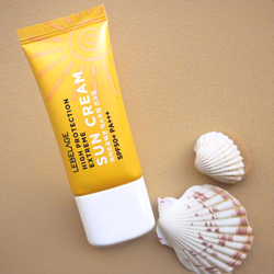 LEBELAGE Солнцезащитный крем для лица с высоким фактором защиты HIGH PROTECTION EXTREME SUN CREAM SPF50+PA+++ 30 мл