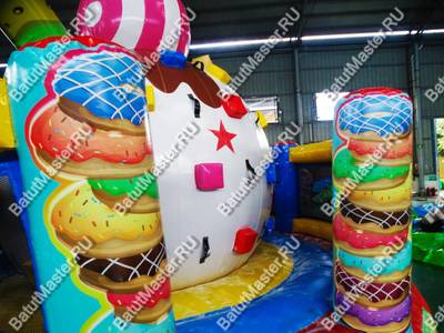 Надувной скалодром "Мороженое" 5*5*3,5 м