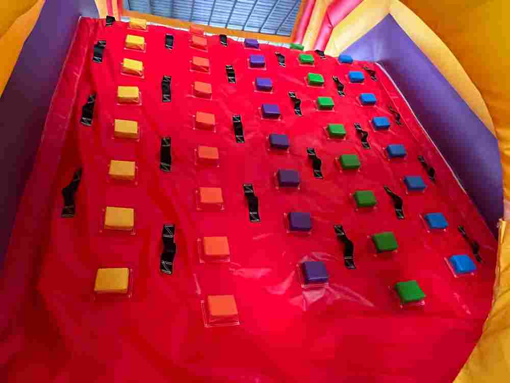 Надувная полоса препятствий “Веселые старты”, 4 отдельных блока, 20*3,5*4,5 м.