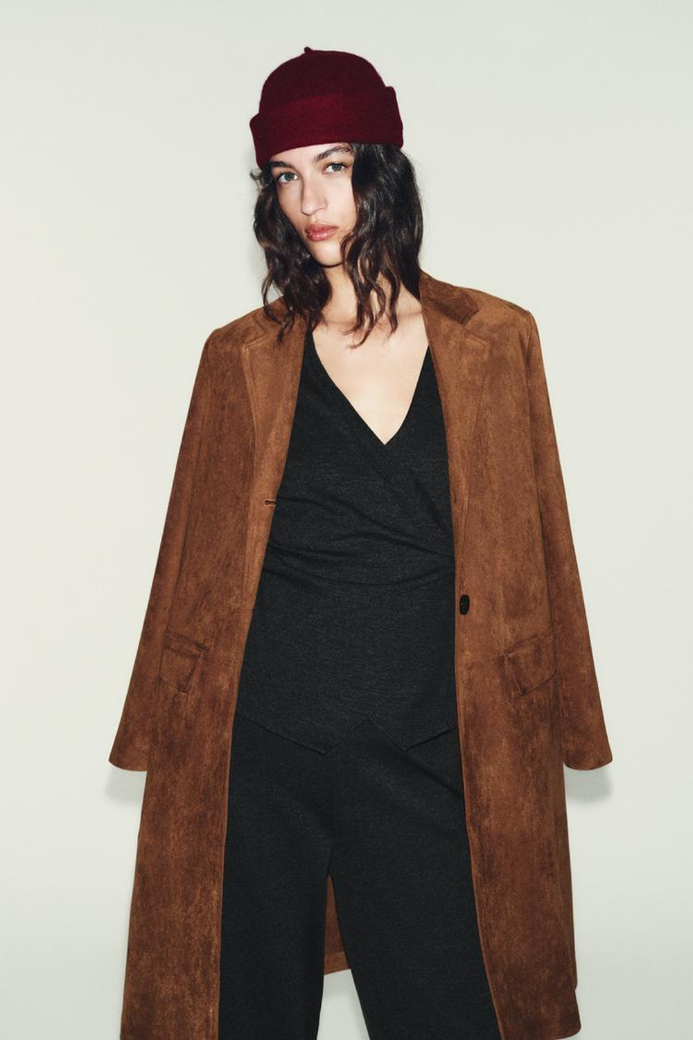 ZARA ТОП С БРОШЬЮ СБОКУ, ТЕМНЫЙ АНТРАЦИТ