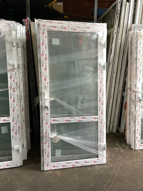 Пластиковая дверь 204(в) х 96(ш) Входная новая