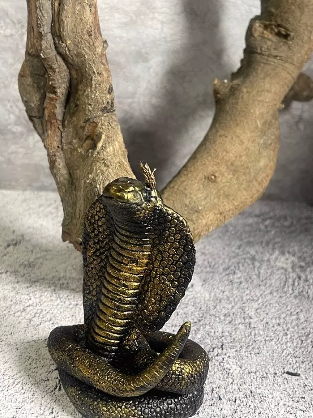 Свеча "Тотем Змея"