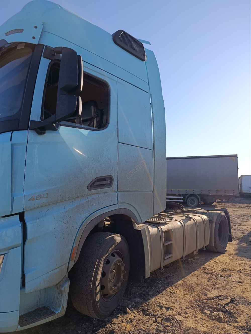Shacman (Shaanxi) SX* 4x2 Седельный тягач SX4188YY381 (Дизельный, 12,5 л, 473 л.с., МТ)