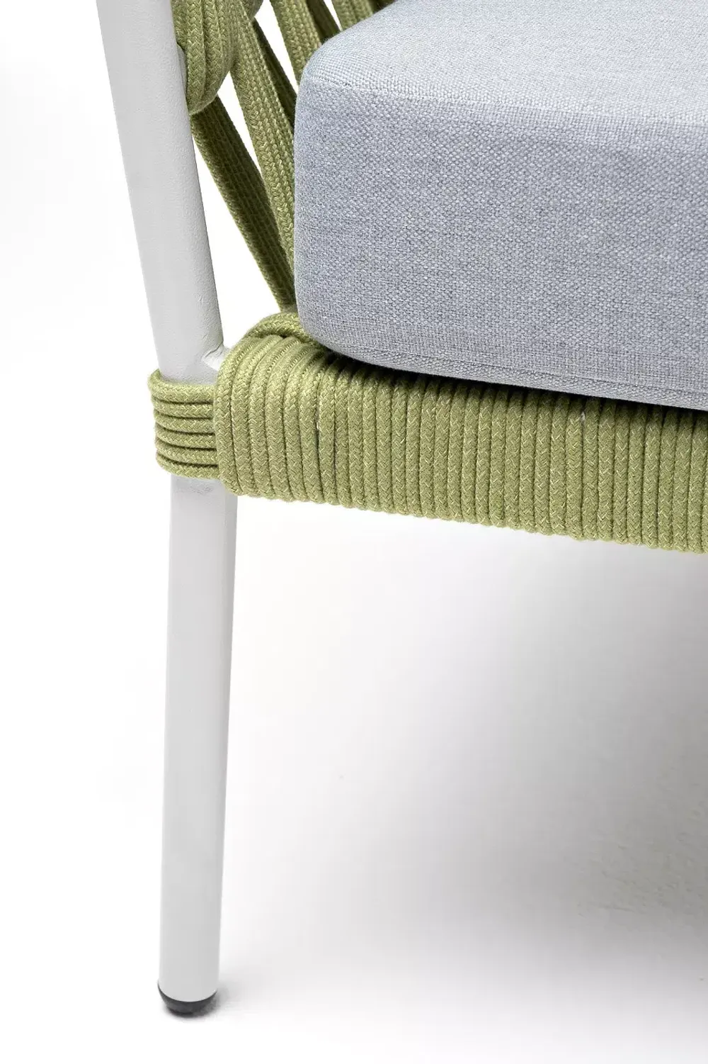 "Диего" диван 2-местный плетеный из роупа, каркас алюминий светло-серый (RAL7035) муар, роуп салатовый меланж круглый, ткань светло-серая