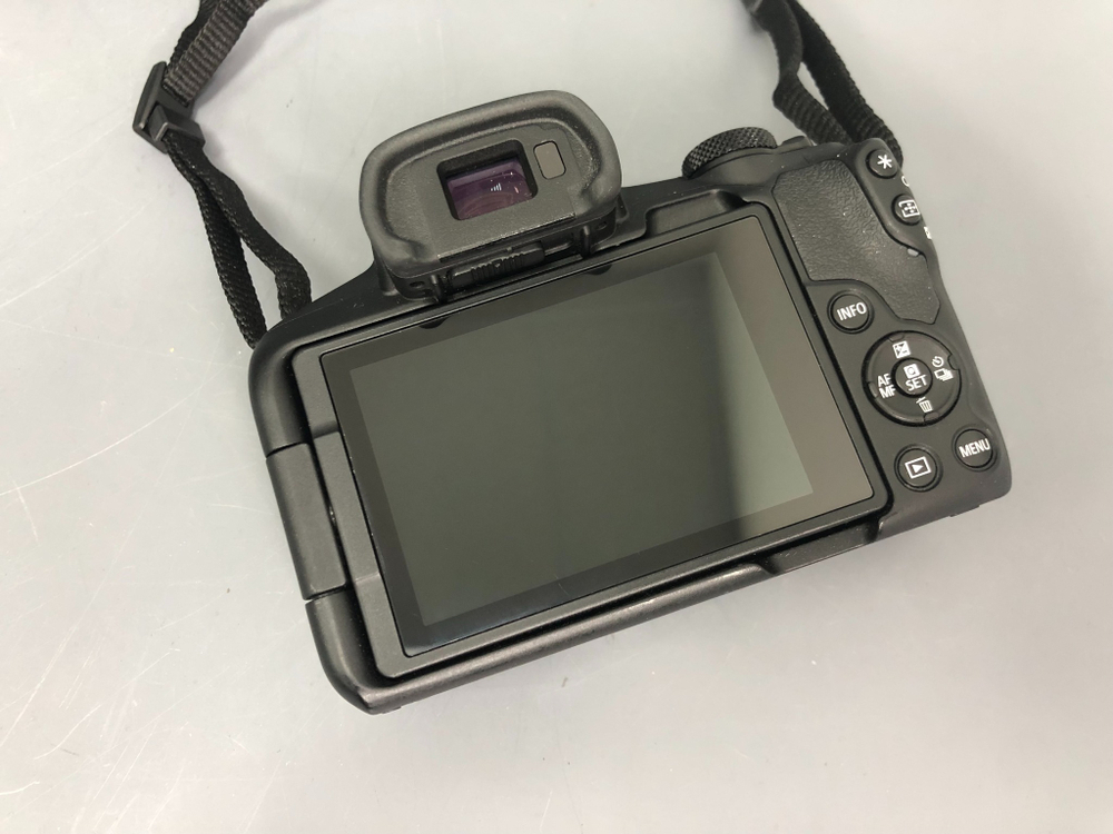 Canon EOS R50 kit 18-45mm 4.5-6.3 IS STM