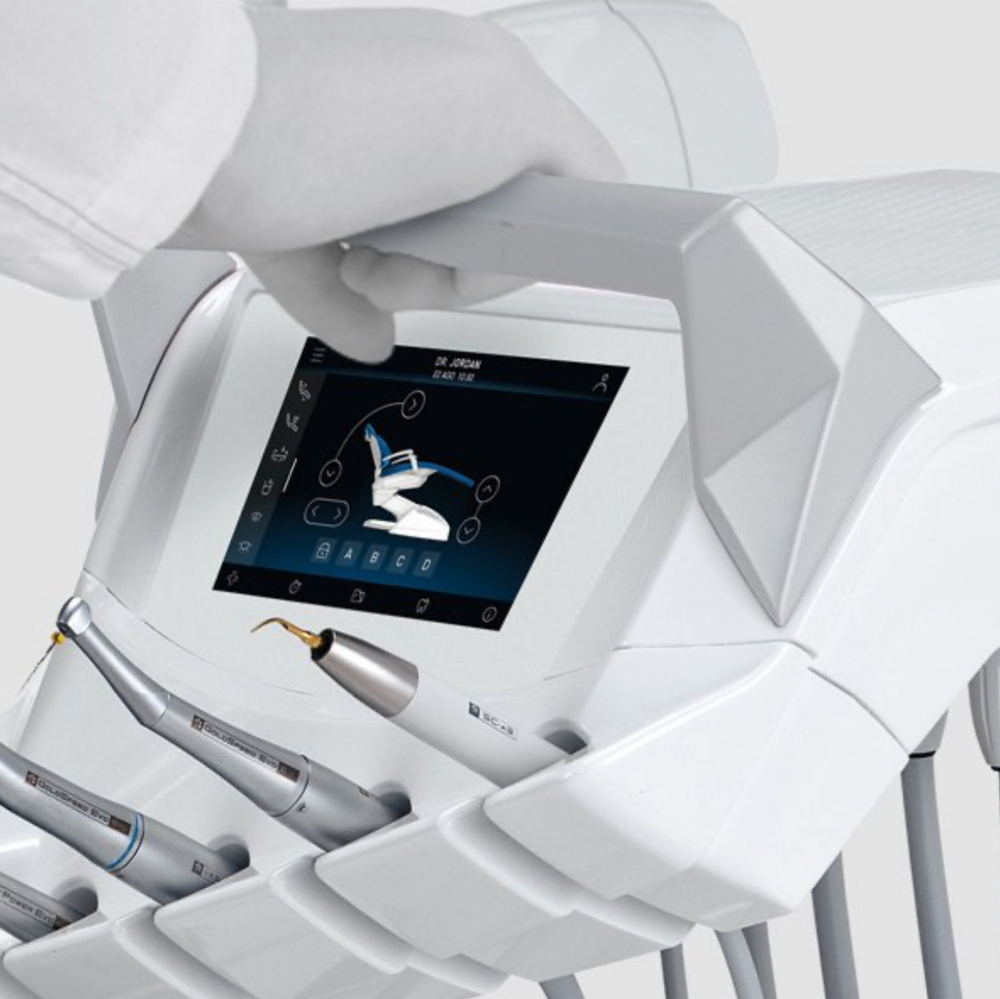 Стоматологическая установка Stern Weber S300 (эл.мотор, турб., свет 50000 Лк)